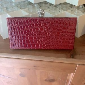 Fake Alligator clutch purse. NWT rhinestone clasp